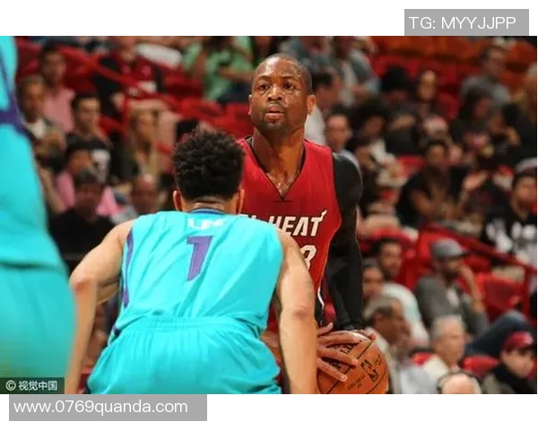 林书豪领衔黄蜂对决公牛精彩瞬间回顾与赛后分析